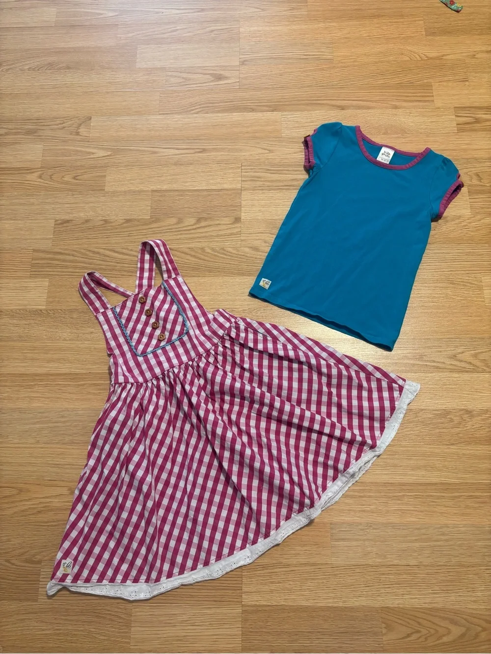 “Wildflower” pinafore dress with matching shirt size 6 in great condition